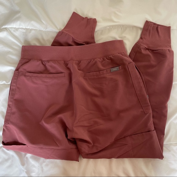 figs mauve Qua skinny jogger scrub pants - Picture 2 of 4